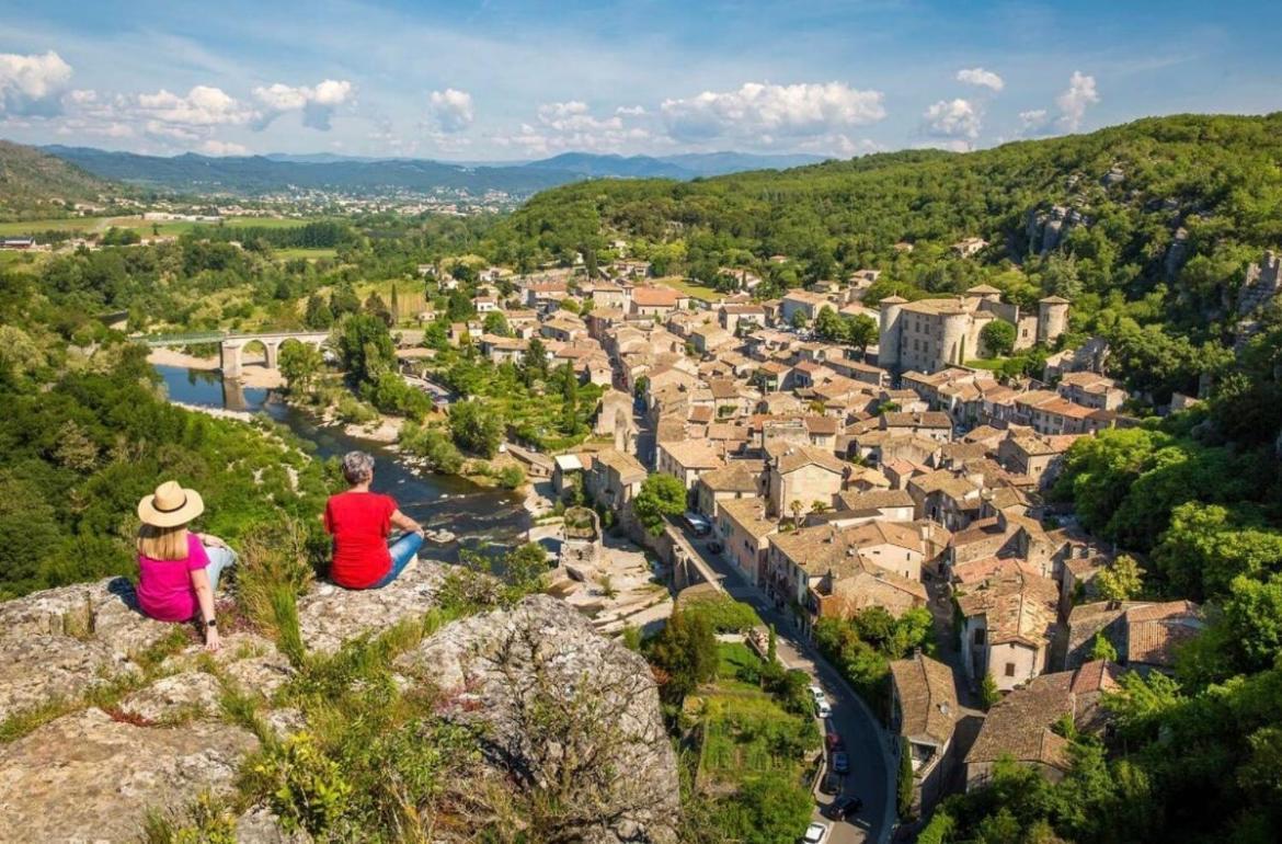 Escapade Ardechoise - Parking Gratuit - Chateau A 2 Pas Aubenas Bagian luar foto
